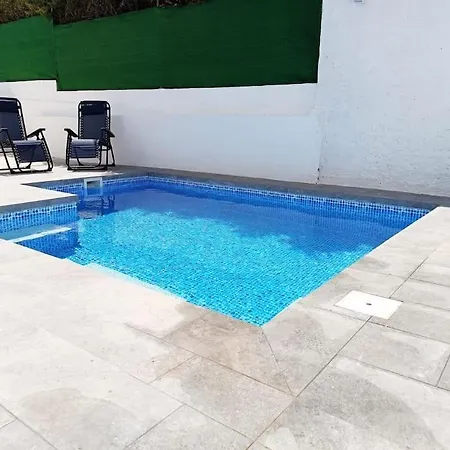 Casa Robles, Casa Independiente Con Piscina Partida de La Cañada