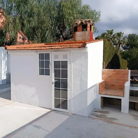 Casa Robles, Casa Independiente Con Piscina Partida de La Cañada